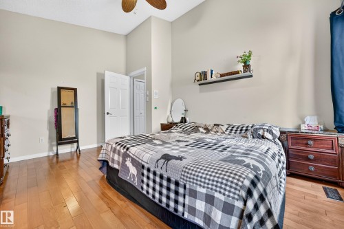 3619 31 Street Nw, Edmonton, AB - Indoor Photo Showing Bedroom