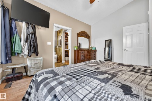 3619 31 Street Nw, Edmonton, AB - Indoor Photo Showing Bedroom