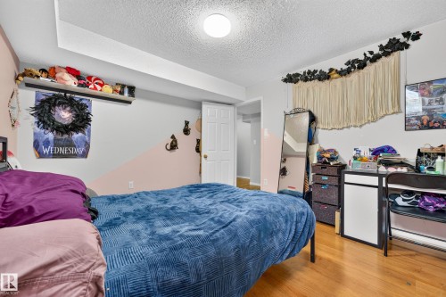 3619 31 Street Nw, Edmonton, AB - Indoor Photo Showing Bedroom