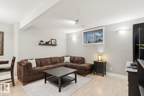 11030 122 Street Nw, Edmonton, AB 