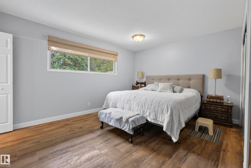 #6 25012 Sturgeon Rd, Rural Sturgeon County, AB - Indoor Photo Showing Bedroom