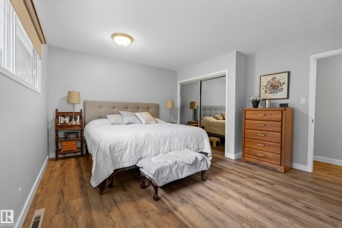 #6 25012 Sturgeon Rd, Rural Sturgeon County, AB - Indoor Photo Showing Bedroom