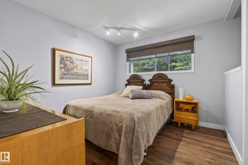 #6 25012 Sturgeon Rd, Rural Sturgeon County, AB - Indoor Photo Showing Bedroom