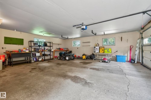 #6 25012 Sturgeon Rd, Rural Sturgeon County, AB - Indoor Photo Showing Garage