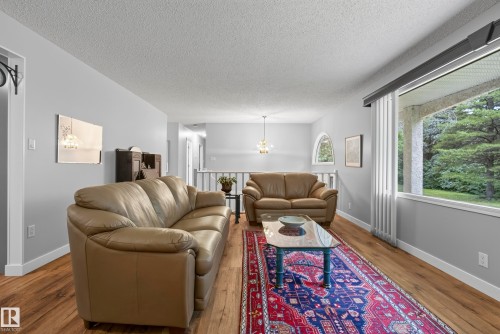 #6 25012 Sturgeon Rd, Rural Sturgeon County, AB - Indoor Photo Showing Living Room