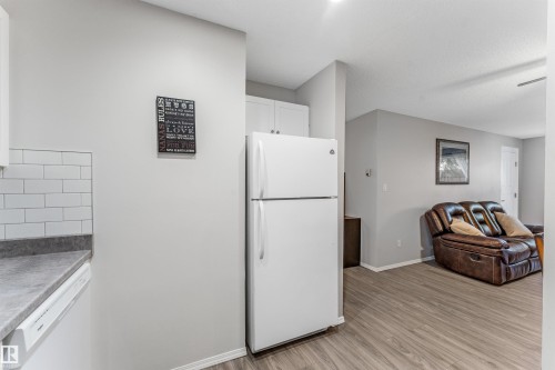 #115 18012 95 Av Nw, Edmonton, AB - Indoor Photo Showing Kitchen