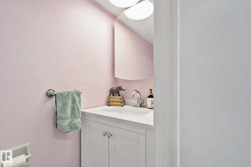 41 Akinsdale Gardens, St. Albert, AB - Indoor Photo Showing Bathroom
