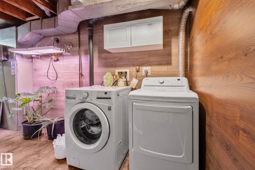 41 Akinsdale Gardens, St. Albert, AB - Indoor Photo Showing Laundry Room