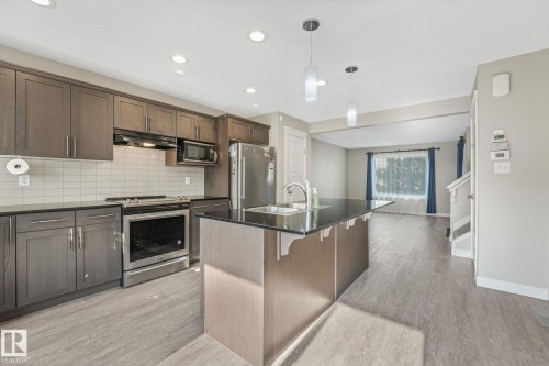 1251 163 Street Sw, Edmonton, AB - Indoor Photo Showing Kitchen With Double Sink With Upgraded Kitchen