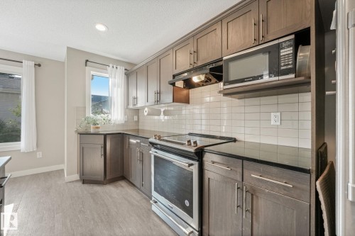 1251 163 Street Sw, Edmonton, AB - Indoor Photo Showing Kitchen With Upgraded Kitchen
