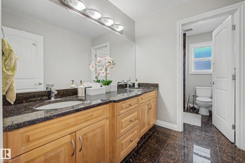 13608 160 Avenue Nw, Edmonton, AB - Indoor Photo Showing Bathroom