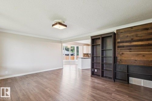 10151 71 Street Nw, Edmonton, AB - Indoor Photo Showing Other Room