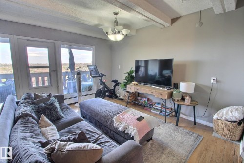 #508 9918 101 St Nw, Edmonton, AB - Indoor Photo Showing Living Room