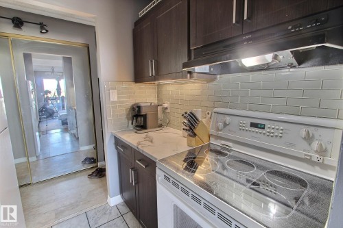#508 9918 101 St Nw, Edmonton, AB - Indoor Photo Showing Kitchen