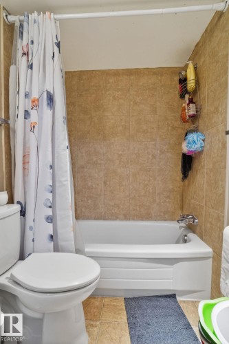 #120 5730 Riverbend Rd Nw, Edmonton, AB - Indoor Photo Showing Bathroom