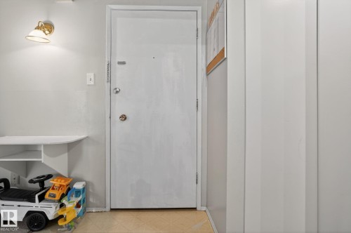 #120 5730 Riverbend Rd Nw, Edmonton, AB - Indoor Photo Showing Other Room