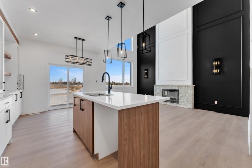 3 Grayson Green, Stony Plain, AB - Indoor Photo Showing Kitchen With Upgraded Kitchen