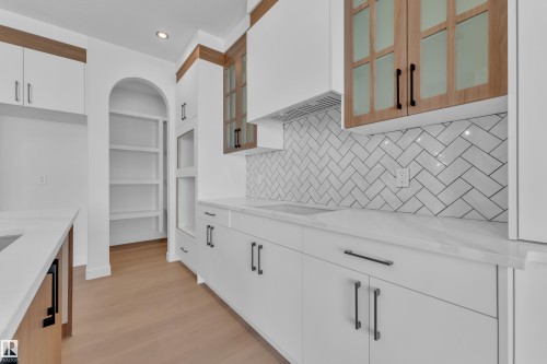 5 Grayson Green, Stony Plain, AB - Indoor Photo Showing Kitchen