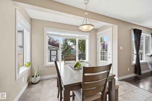 11543 11 Avenue Sw, Edmonton, AB - Indoor Photo Showing Dining Room