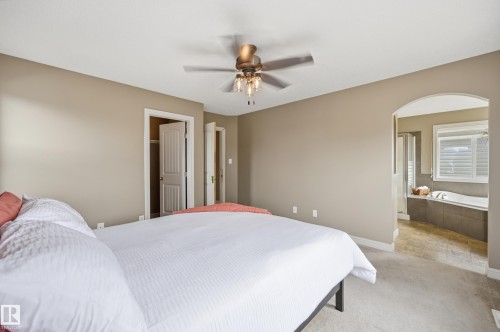 11543 11 Avenue Sw, Edmonton, AB - Indoor Photo Showing Bedroom