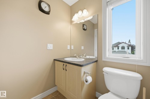 11543 11 Avenue Sw, Edmonton, AB - Indoor Photo Showing Bathroom