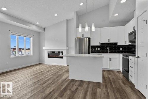#3 2905 141 St Sw, Edmonton, AB - Indoor Photo Showing Kitchen With Stainless Steel Kitchen With Upgraded Kitchen