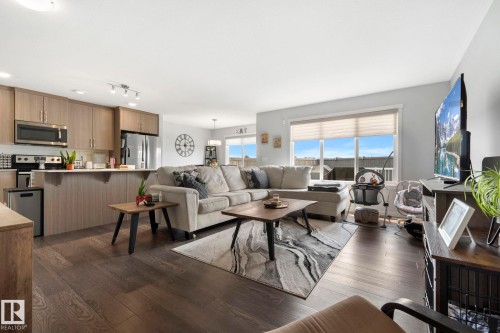 17308 49 Street Nw, Edmonton, AB - Indoor