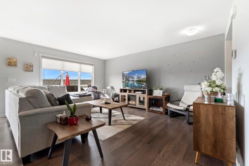 17308 49 Street Nw, Edmonton, AB - Indoor Photo Showing Living Room