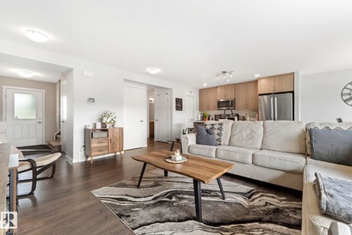 17308 49 Street Nw, Edmonton, AB - Indoor Photo Showing Living Room