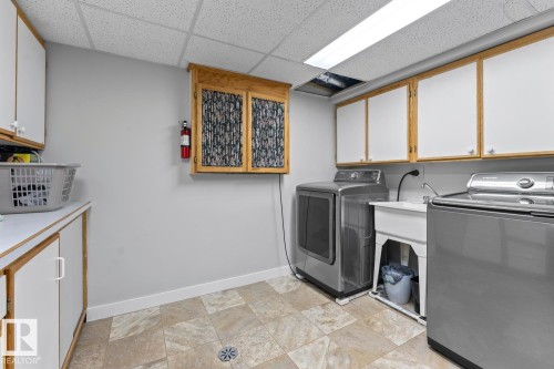 1004 12 Street, Cold Lake, AB - Indoor Photo Showing Laundry Room