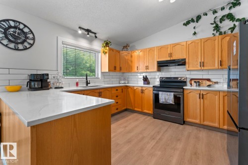1004 12 Street, Cold Lake, AB - Indoor Photo Showing Kitchen