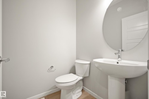 17731 7 Street Ne, Edmonton, AB - Indoor Photo Showing Bathroom