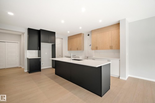 17731 7 Street Ne, Edmonton, AB - Indoor Photo Showing Kitchen