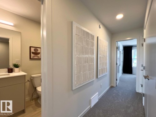 304 32 Street Sw, Edmonton, AB - Indoor