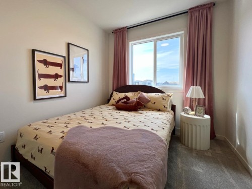 304 32 Street Sw, Edmonton, AB - Indoor Photo Showing Bedroom