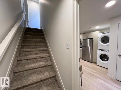 304 32 Street Sw, Edmonton, AB - Indoor Photo Showing Other Room