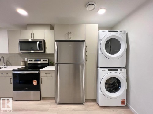 304 32 Street Sw, Edmonton, AB - Indoor Photo Showing Laundry Room