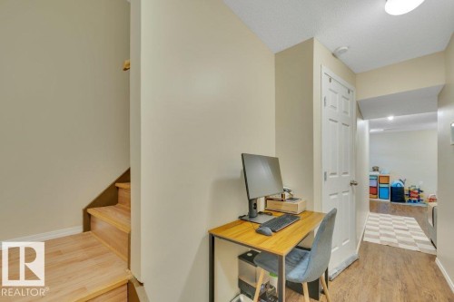 #34 2004 Grantham Ct Nw, Edmonton, AB - Indoor