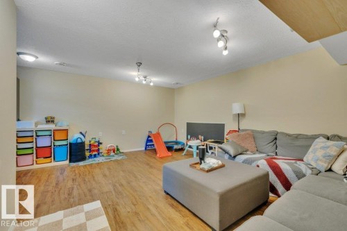#34 2004 Grantham Ct Nw, Edmonton, AB - Indoor
