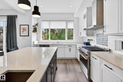 11743 83 Avenue Nw, Edmonton, AB - Indoor Photo Showing Kitchen With Upgraded Kitchen