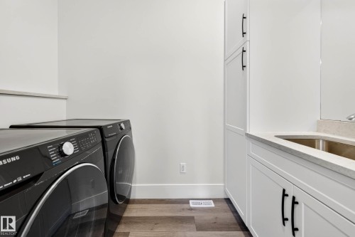 11743 83 Avenue Nw, Edmonton, AB - Indoor Photo Showing Laundry Room