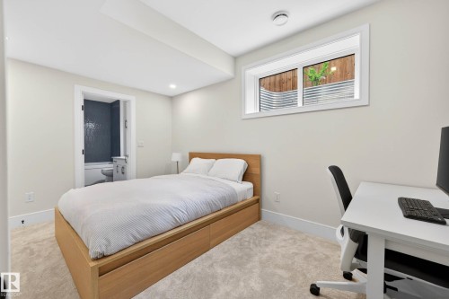 11743 83 Avenue Nw, Edmonton, AB - Indoor