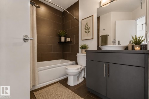 #413 10611 117 St Nw, Edmonton, AB - Indoor Photo Showing Bathroom