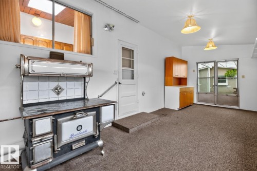 13336 106 Street Nw, Edmonton, AB - Indoor