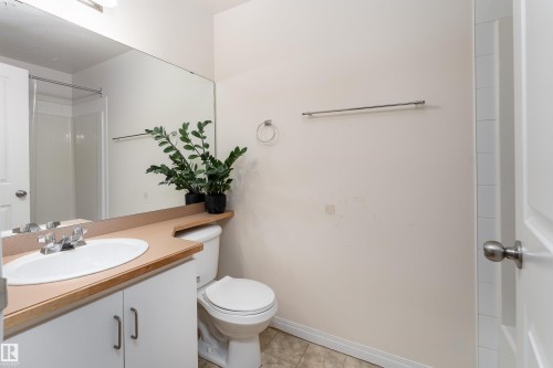 #231 11325 83 St Nw, Edmonton, AB - Indoor Photo Showing Bathroom