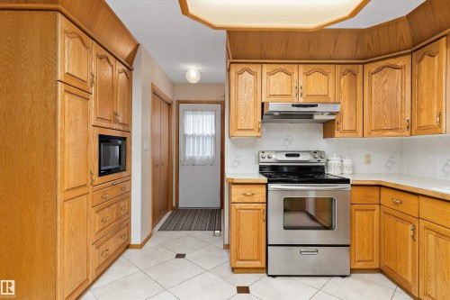 120 Northlake Lane, Wetaskiwin, AB - Indoor Photo Showing Kitchen