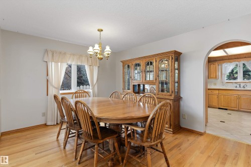 120 Northlake Lane, Wetaskiwin, AB - Indoor Photo Showing Dining Room