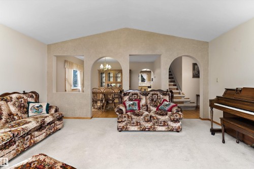 120 Northlake Lane, Wetaskiwin, AB - Indoor Photo Showing Living Room