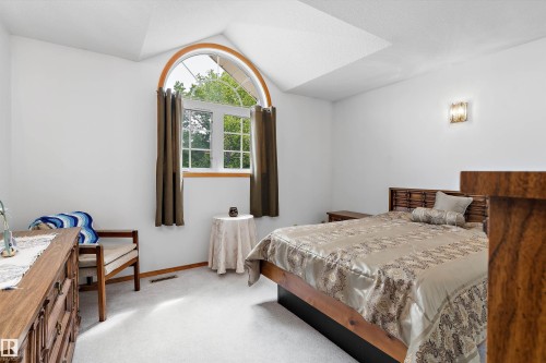120 Northlake Lane, Wetaskiwin, AB - Indoor Photo Showing Bedroom
