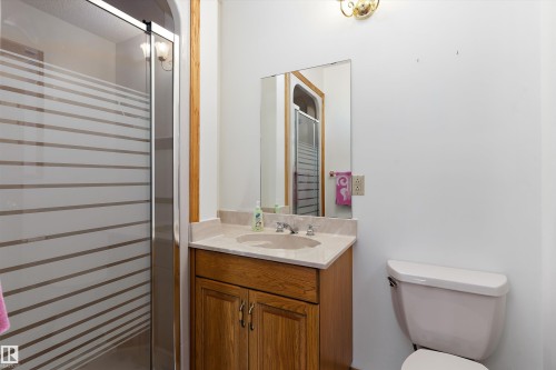 120 Northlake Lane, Wetaskiwin, AB - Indoor Photo Showing Bathroom